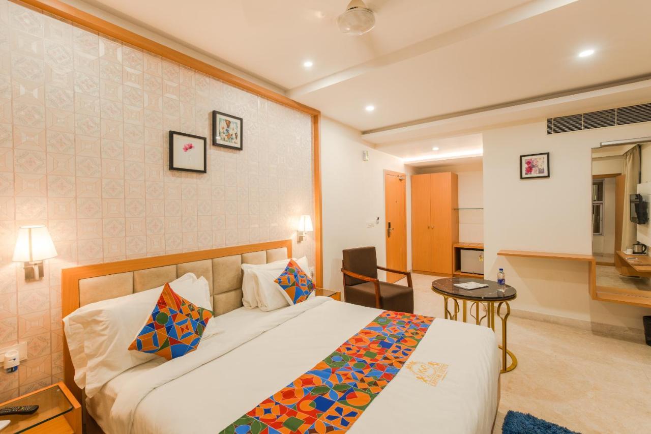 Kvr Capitol Suites Vijayawada Exterior photo